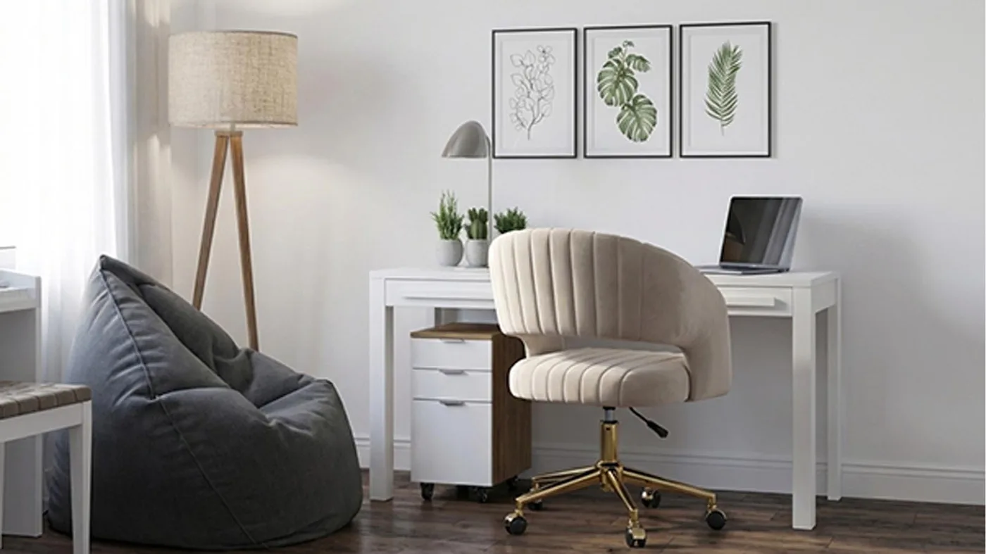 Render de home office em baixa qualidade antes do upscale com IA